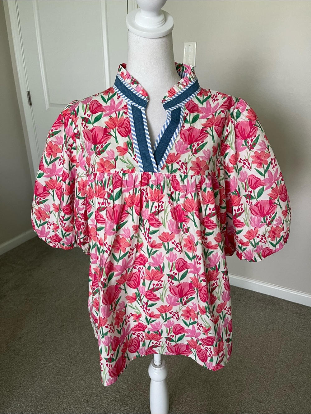 NWT THML Pink Floral Puff-Sleeve Tunic with Navy Trim Size XXL